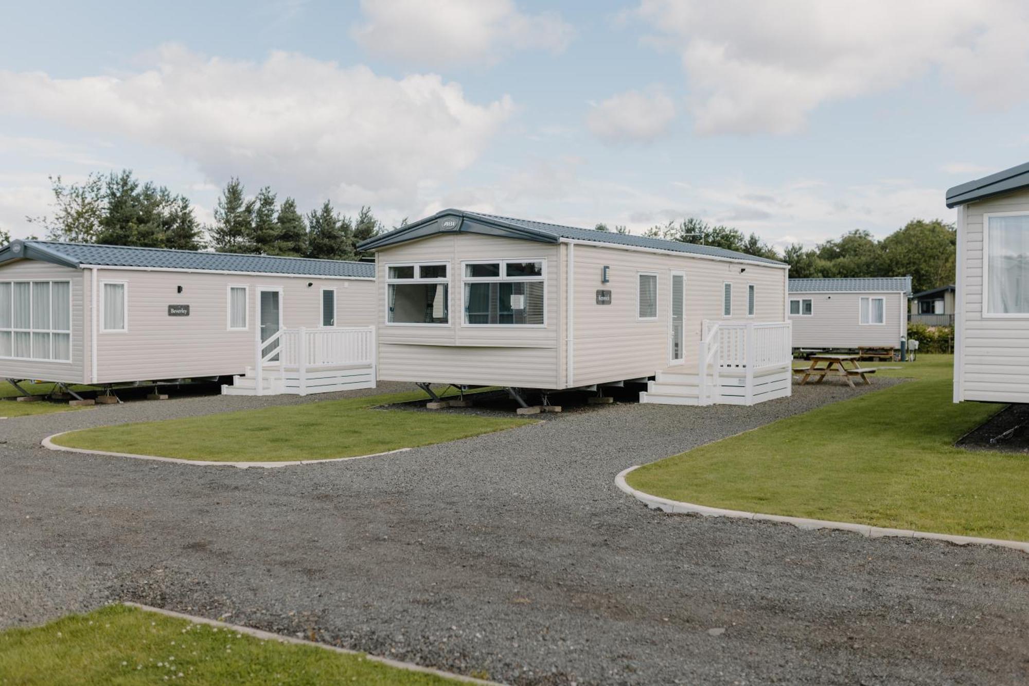 Linwater Caravan Park - Luxury Lodges And Static Caravans Near Edinburgh Newbridge  Exterior foto