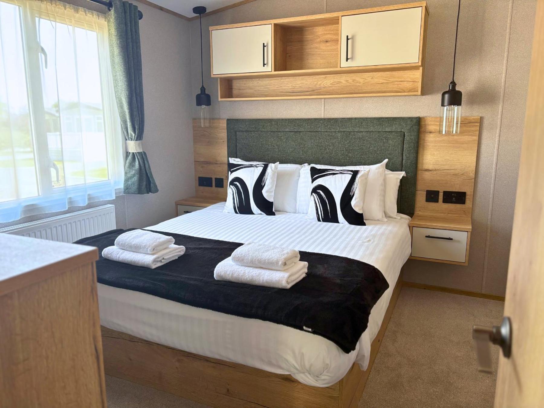 Linwater Caravan Park - Luxury Lodges And Static Caravans Near Edinburgh Newbridge  Exterior foto
