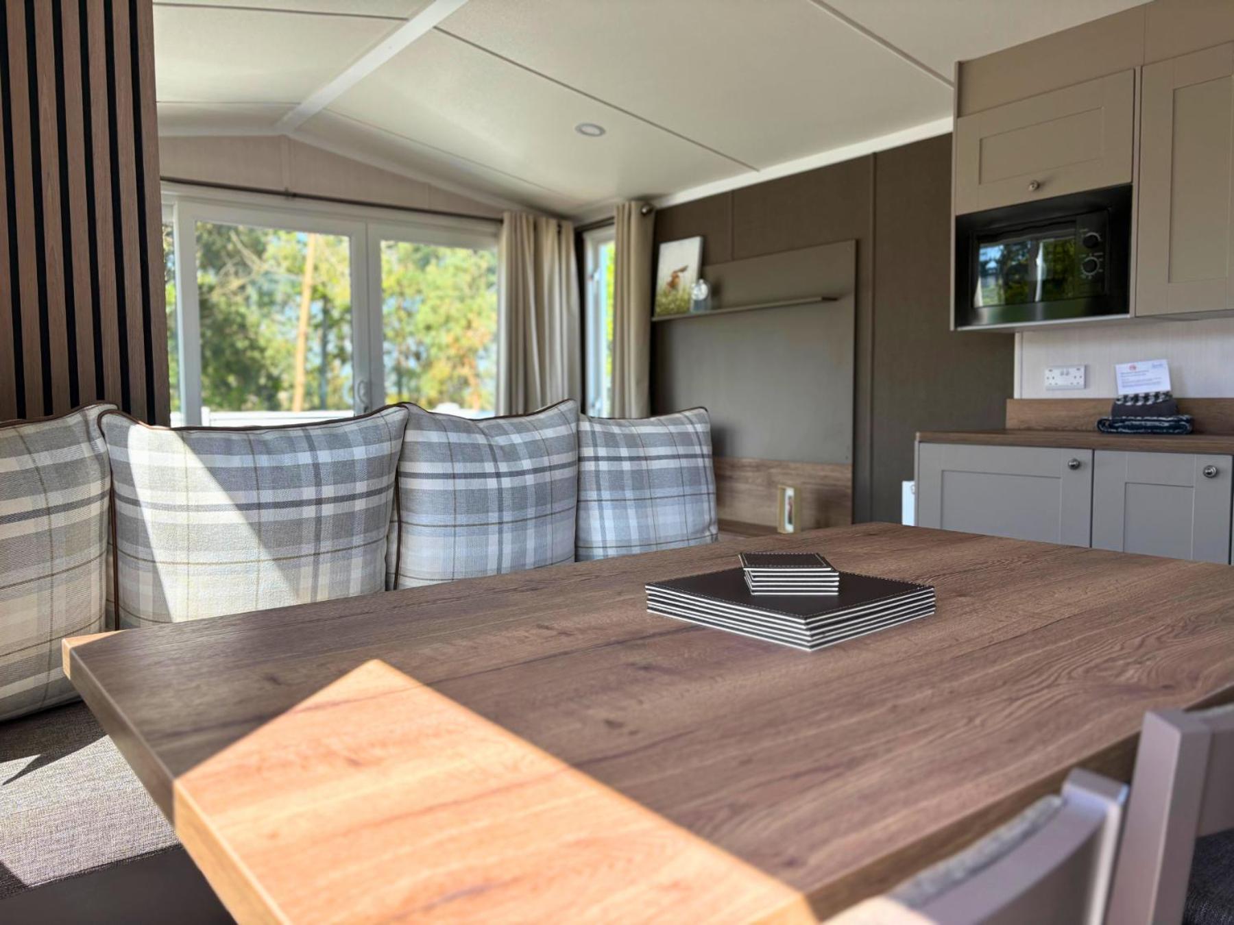 Linwater Caravan Park - Luxury Lodges And Static Caravans Near Edinburgh Newbridge  Exterior foto